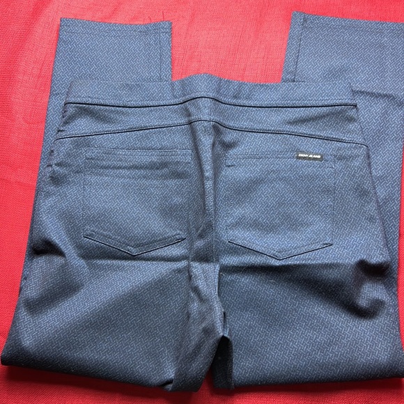 DKNY women's size medium pull on Comfort Stretch blue pants 25” inseam - Picture 5 of 6